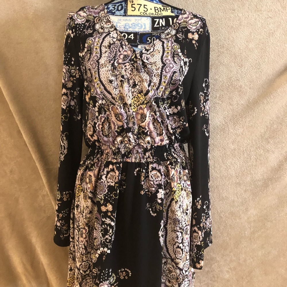 Multi-color V-neck knee-length chiffon dress